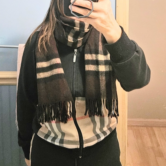 Burberry Nova Check 100% Cashmere Scarf with Defect - Picture 1 of 7